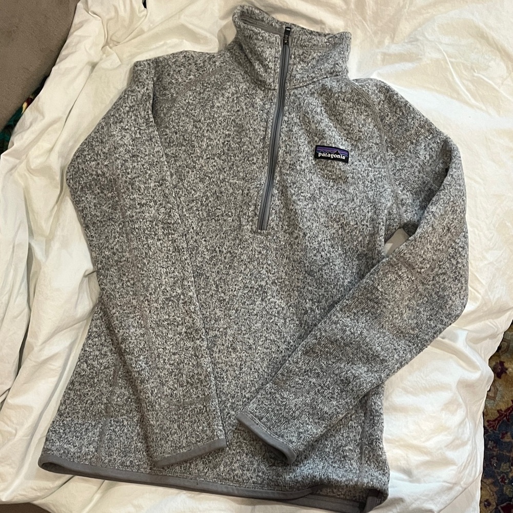 Patagonia women’s small 1/4 Zip-Up Sweater in Birch White